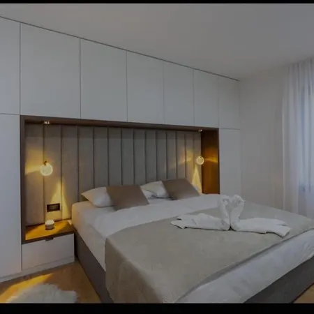 Villa Gold